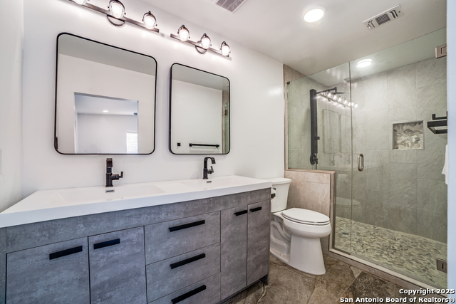 Image 21 of 24 For 824 Elmwood