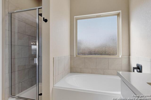 Listing photo id 19 for 11527 Tiger Woods