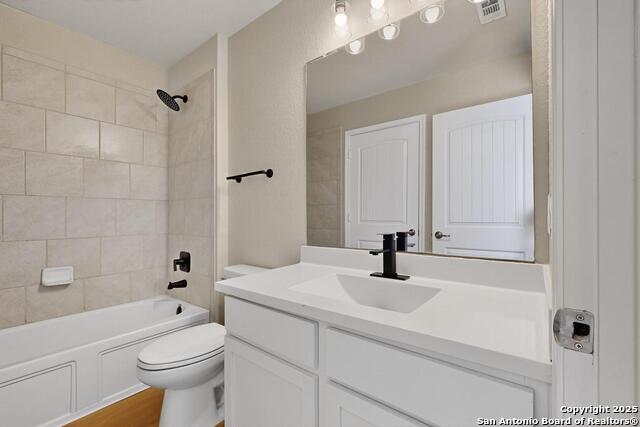 Listing photo id 22 for 11527 Tiger Woods