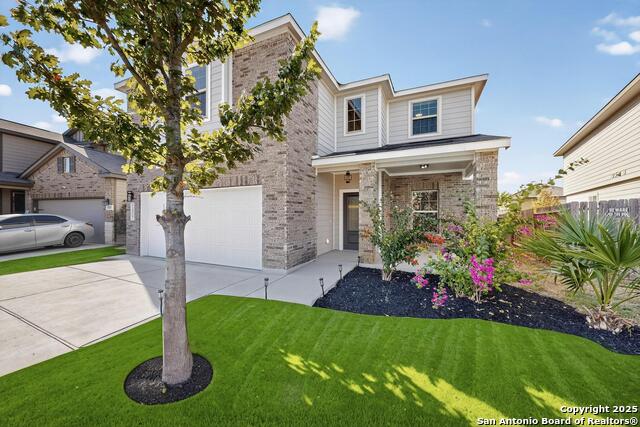 Listing photo id 1 for 11527 Tiger Woods