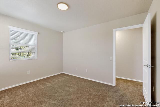 Listing photo id 29 for 11527 Tiger Woods