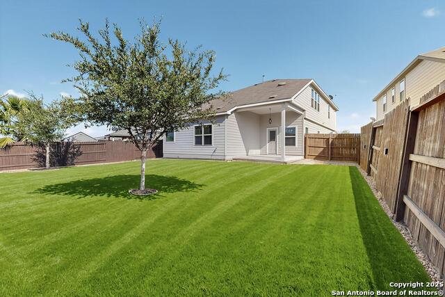 Listing photo id 31 for 11527 Tiger Woods