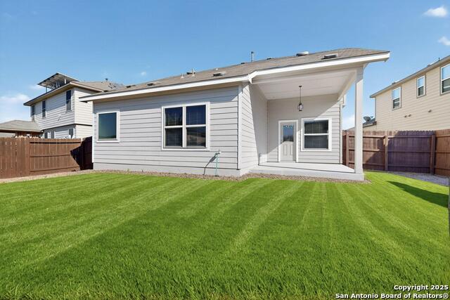 Listing photo id 33 for 11527 Tiger Woods