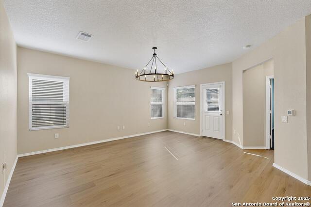 Listing photo id 3 for 11527 Tiger Woods