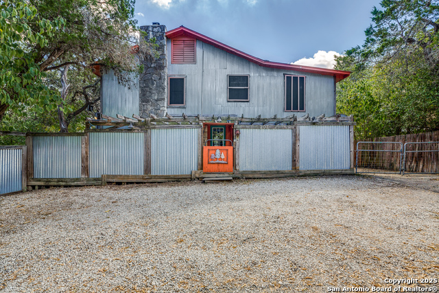 Details for 207 Cherokee, Lakehills, TX 78063