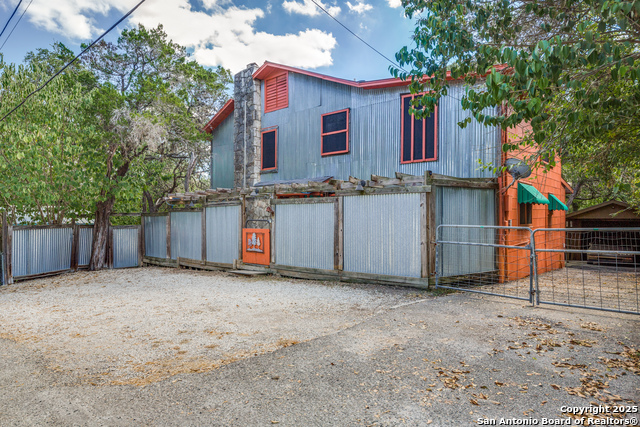 Image 4 of 25 For 207 Cherokee