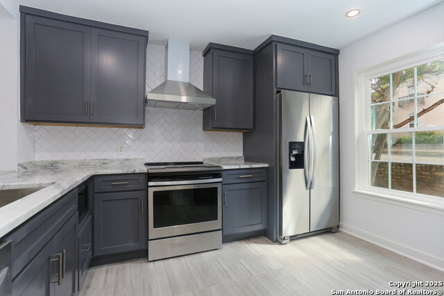 Image 2 of 16 For 112 Ruelle Lane  112