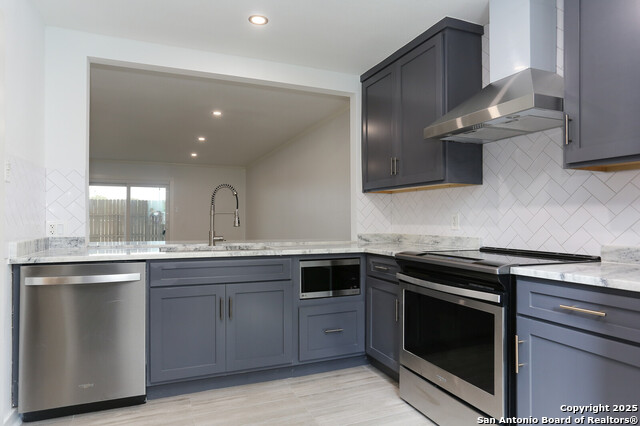 Image 3 of 16 For 112 Ruelle Lane  112