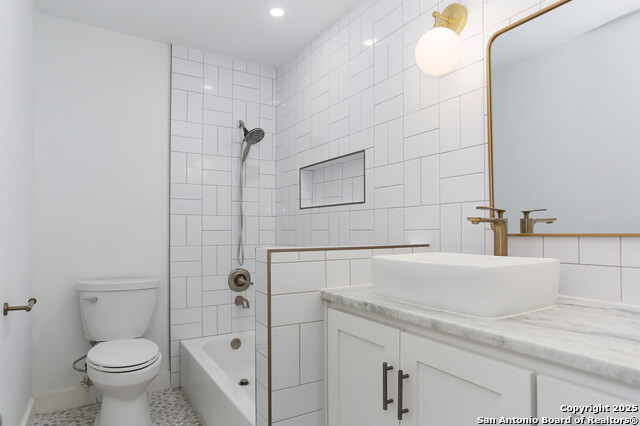 Image 5 of 16 For 112 Ruelle Lane  112