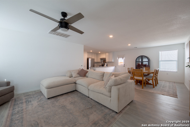 Image 5 of 23 For 4411 Glades Way