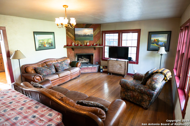 Image 20 of 29 For 35298 Fm 187