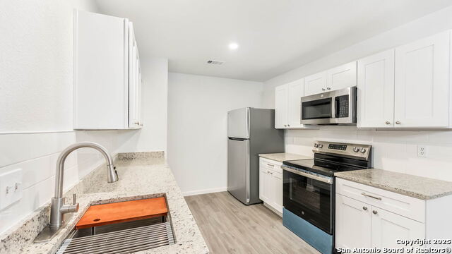 Image 12 of 20 For 9347 Lands Point