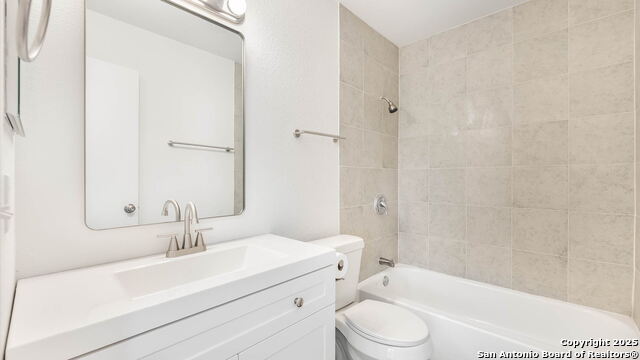 Image 13 of 20 For 9347 Lands Point