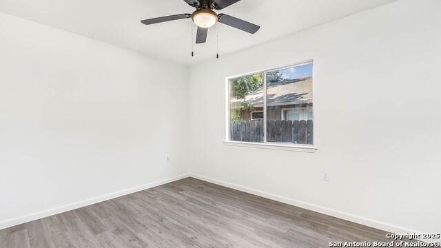 Image 14 of 20 For 9347 Lands Point