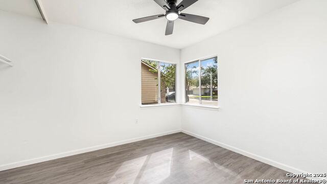 Image 15 of 20 For 9347 Lands Point