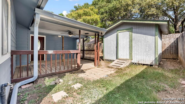 Image 18 of 20 For 9347 Lands Point