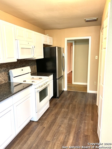 Image 5 of 16 For 69 Vaughan Pl