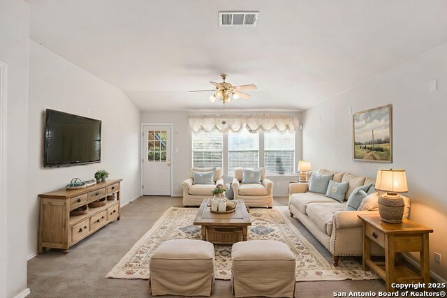 Listing photo id 9 for 9006 Granberry Pass