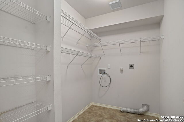 Listing photo id 16 for 9006 Granberry Pass