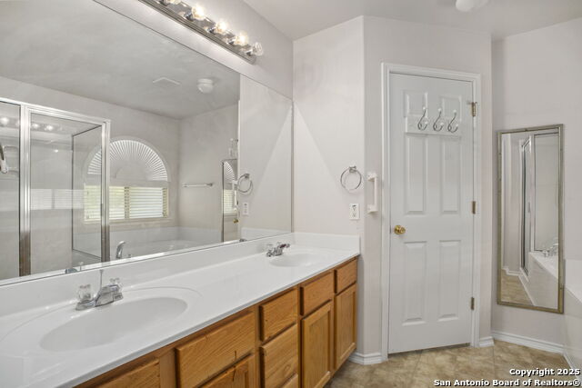 Listing photo id 18 for 9006 Granberry Pass