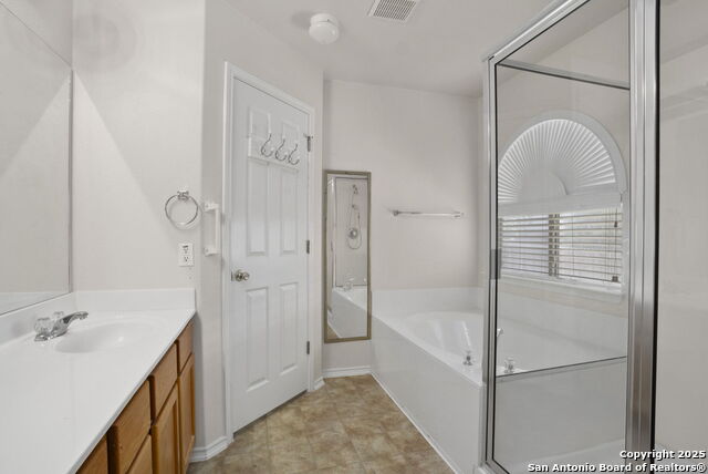 Listing photo id 19 for 9006 Granberry Pass