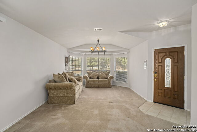 Listing photo id 3 for 9006 Granberry Pass