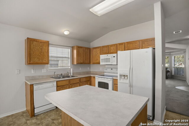 Listing photo id 6 for 9006 Granberry Pass