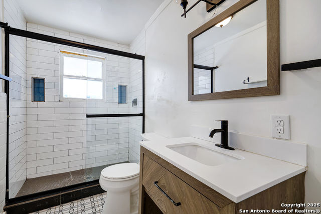 Image 13 of 17 For 522 Myrtle E