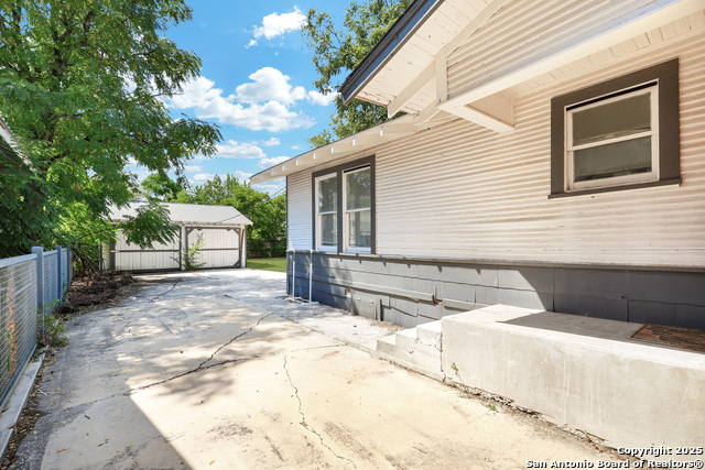 Image 14 of 17 For 522 Myrtle E