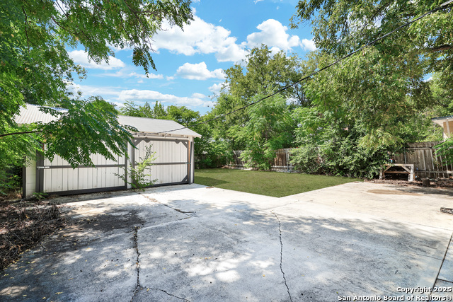 Image 15 of 17 For 522 Myrtle E