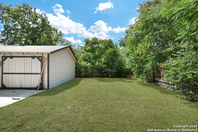 Image 16 of 17 For 522 Myrtle E