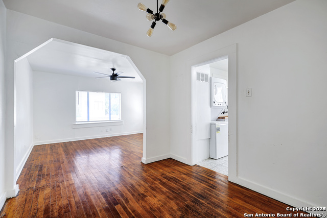 Image 7 of 17 For 522 Myrtle E