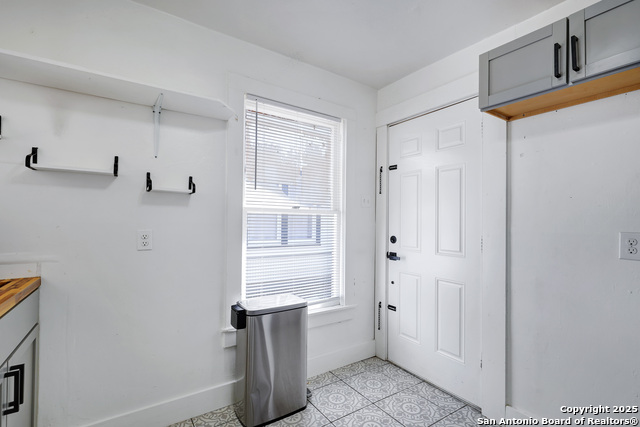 Image 8 of 17 For 522 Myrtle E