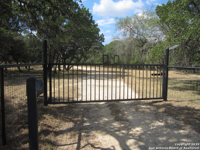 Details for 1318 Oakridge Lane, Pipe Creek, TX 78063