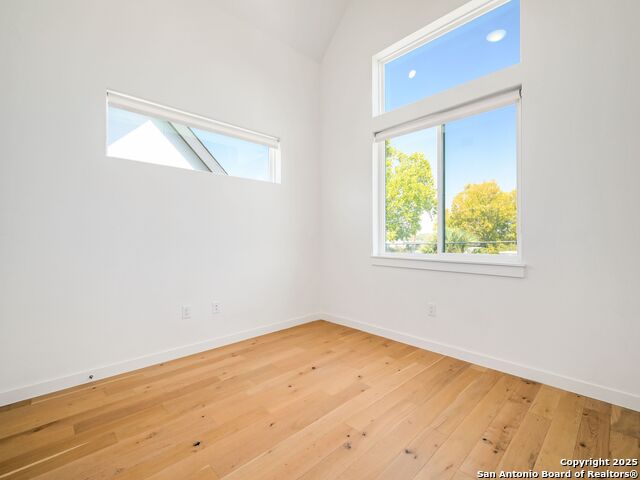 Image 11 of 25 For 102 Tendick Street  501