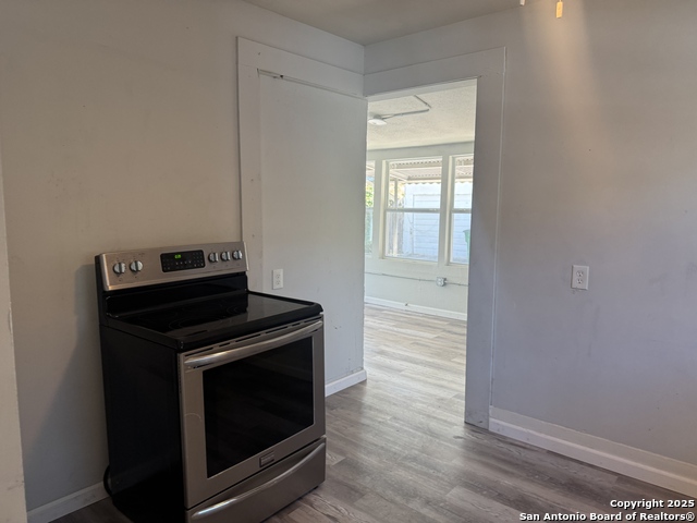 Image 11 of 13 For 108 Robert E Lee  1