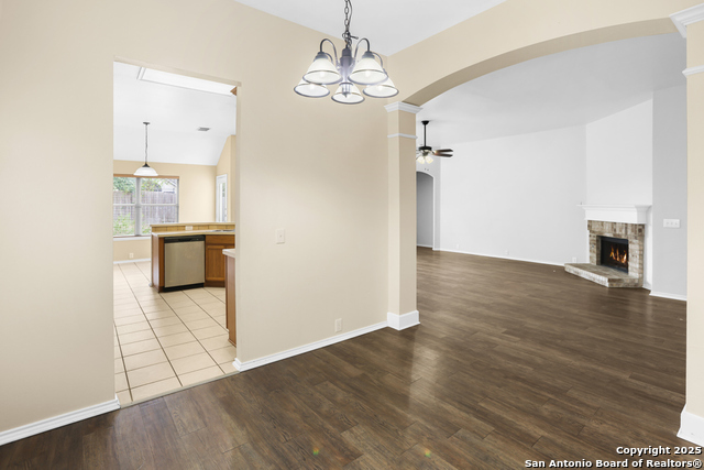 Image 13 of 31 For 20914 Encino Dawn