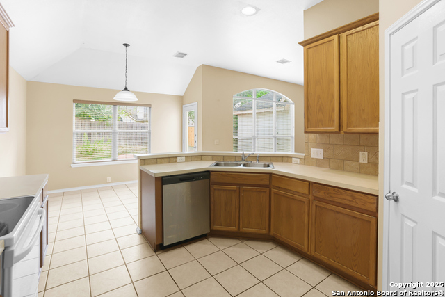 Image 14 of 31 For 20914 Encino Dawn