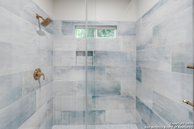 Image 18 of 25 For 140 Harmon