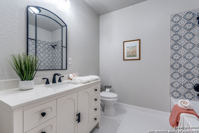 Image 21 of 25 For 140 Harmon