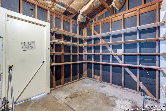 Image 18 of 24 For 4302 Waikiki Dr