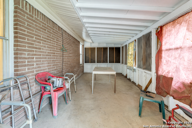 Image 19 of 24 For 4302 Waikiki Dr