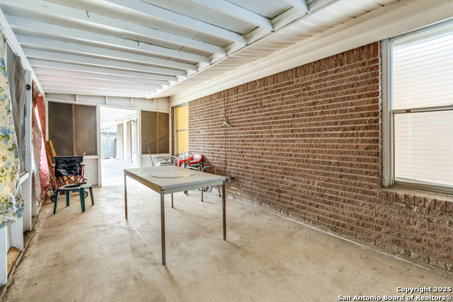 Image 20 of 24 For 4302 Waikiki Dr