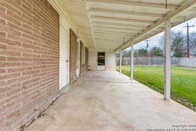 Image 21 of 24 For 4302 Waikiki Dr