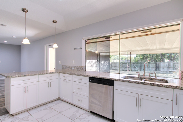 Image 12 of 32 For 6506 Robin