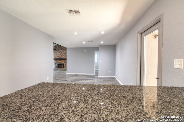 Image 14 of 32 For 6506 Robin