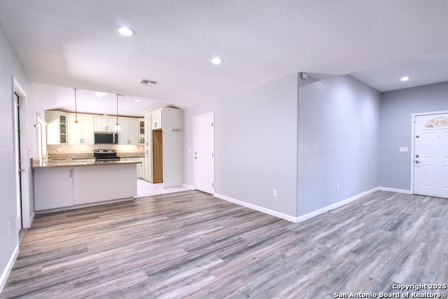 Image 16 of 32 For 6506 Robin