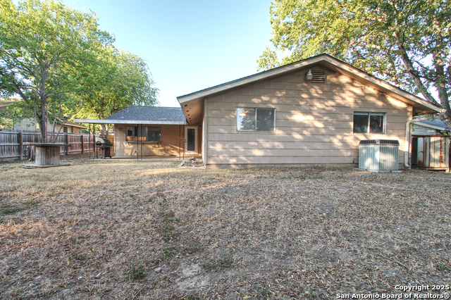 Image 30 of 32 For 6506 Robin