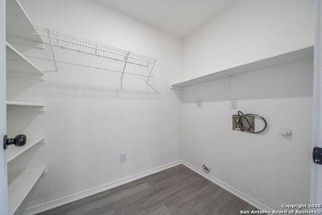Image 6 of 12 For 8039 Cantura Mills