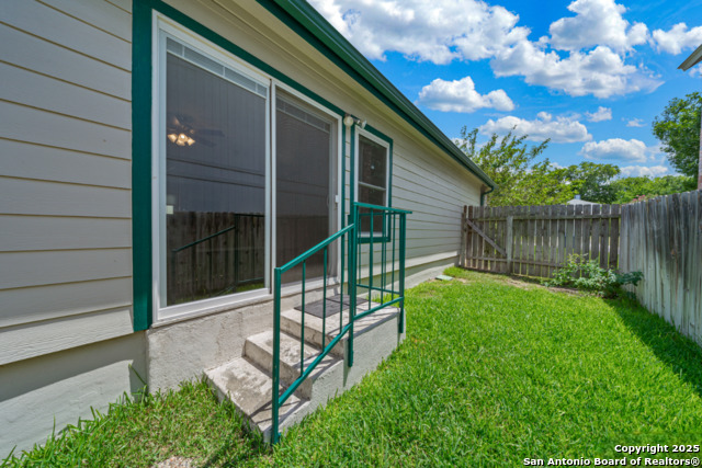 Image 15 of 28 For 4527 Stradford Place